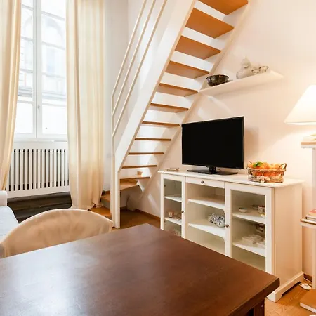 Guesthost - Lovely Studio In The Heart Of The Historic Center-2